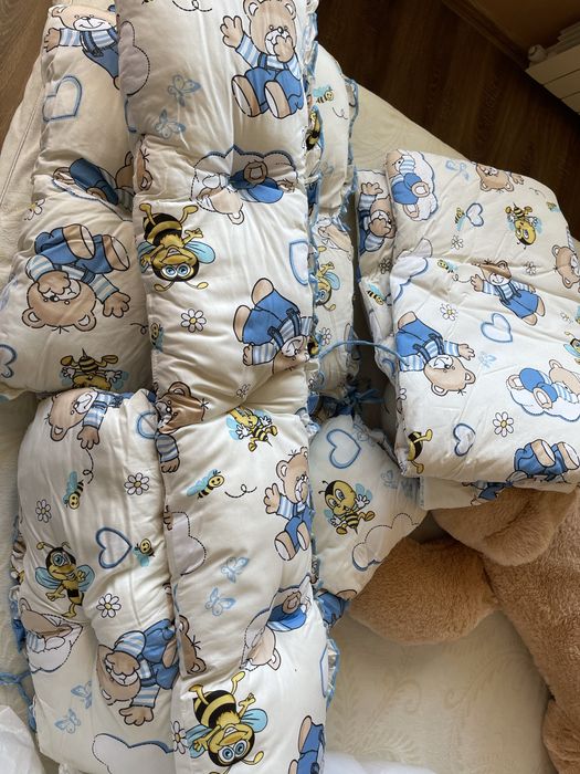 Обиколник и завивка за бебешка кошара