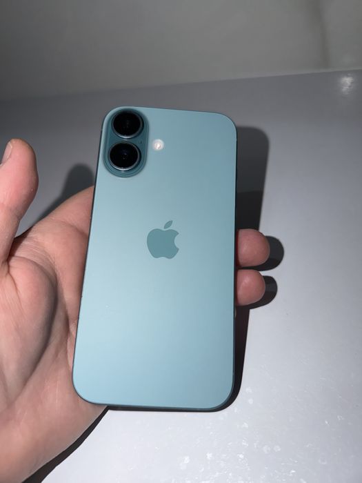Продам Iphone 16