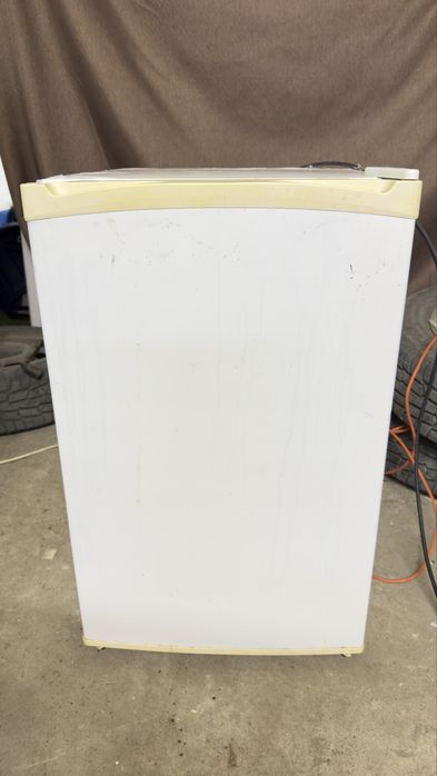 Продам мини холодильник