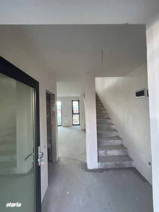 Unitate duplex l 143 mp utli l curte l panorama l Andrei Muresanu