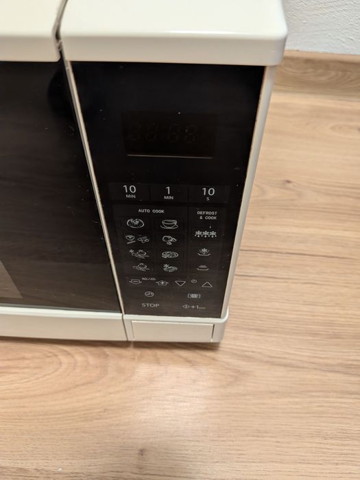 Cuptor cu microunde Sharp R270W, 20L – pentru piese sau reparație