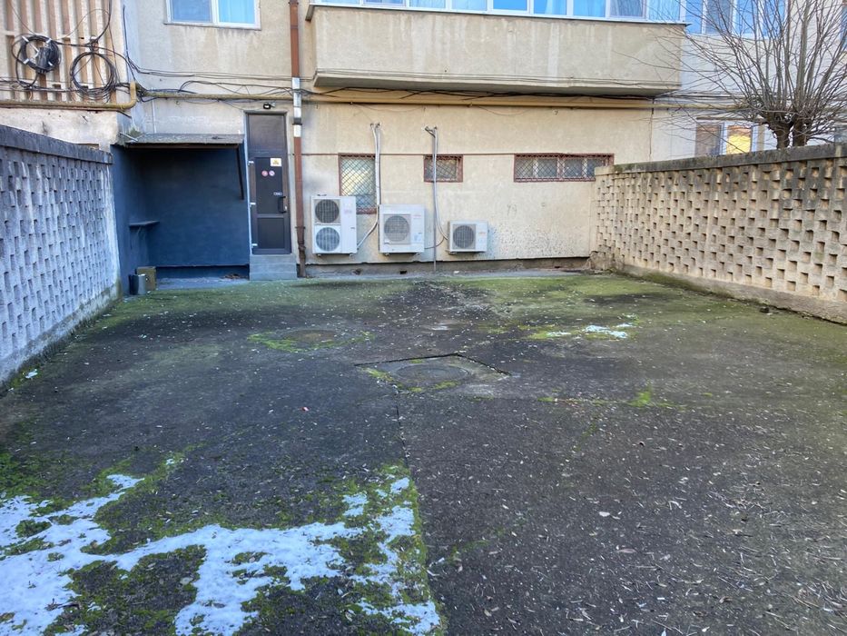 Spațiu comercial de inchiriat 208 mp+ curte 135 mp Sf.gheoeghe