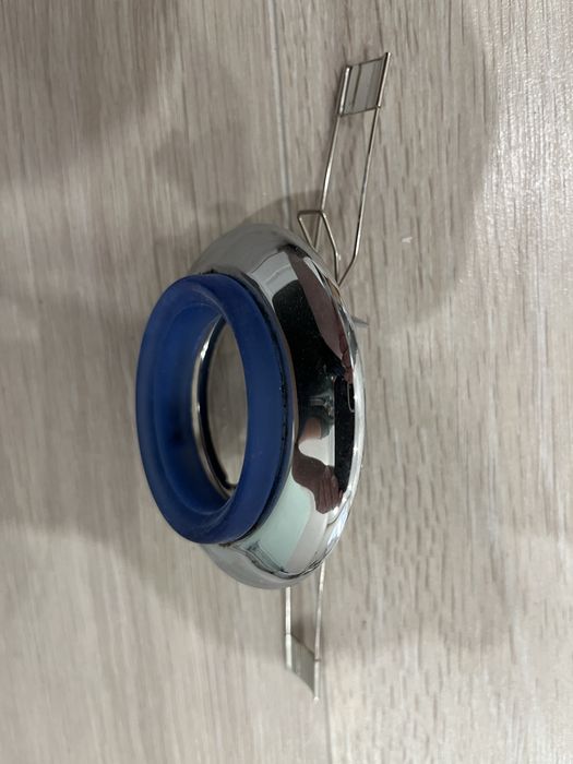 Продам софиты с белым матовым и с голубым стеклом