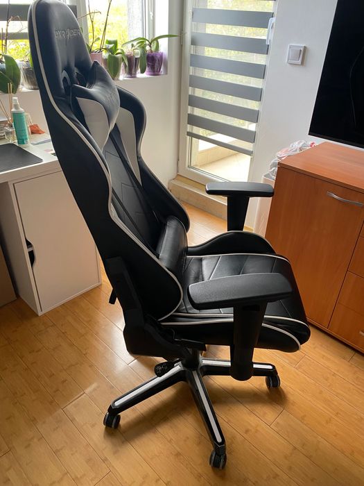 Гейминг стол DXRACER