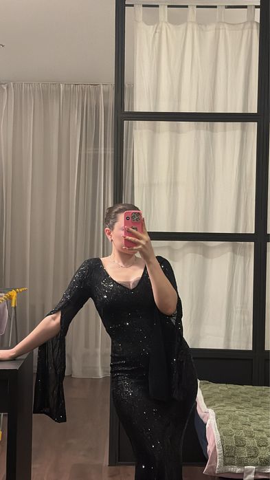 Черное вечернее платье
