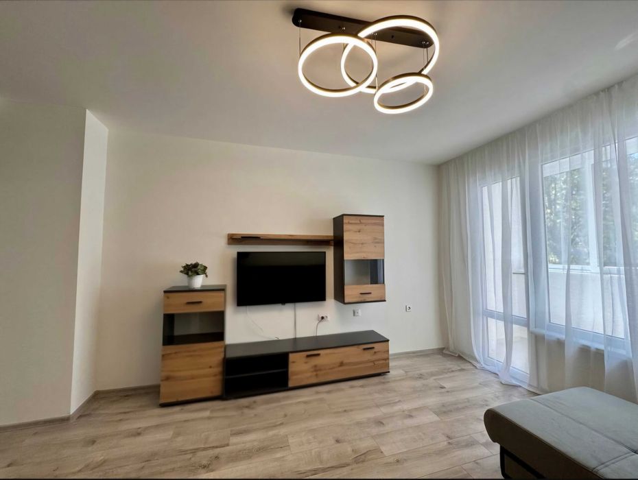 Продава се Тристаен апартамент в Бургас, Възраждане - 65 кв.м за 2431 €/кв.м - Снимка #3