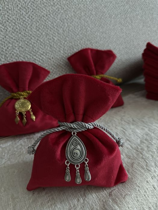 Бонбоньерки, тойбастар