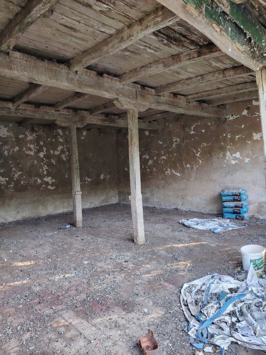 Teren 1000 mp + Casa in Pădureni