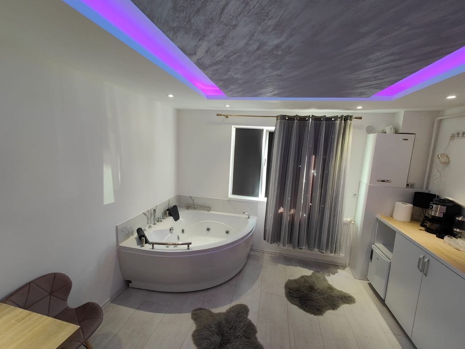 Luna Room regim hotelier jacuzzi