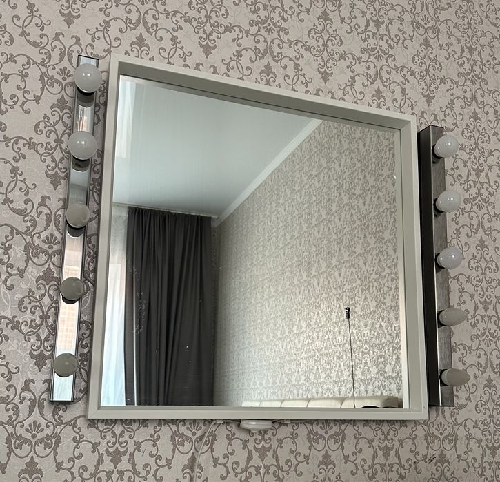 Продам зеркало с подсветкой икеа