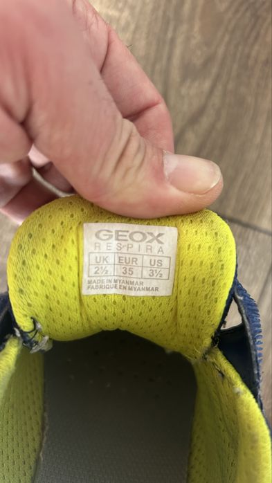 New Balance 34.5 / Geox 35