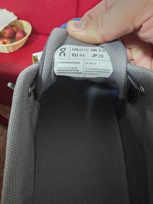 Adidasi ON running cloud 6