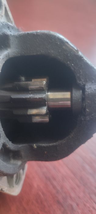 Стартер и генератор на  саньенг  пикап