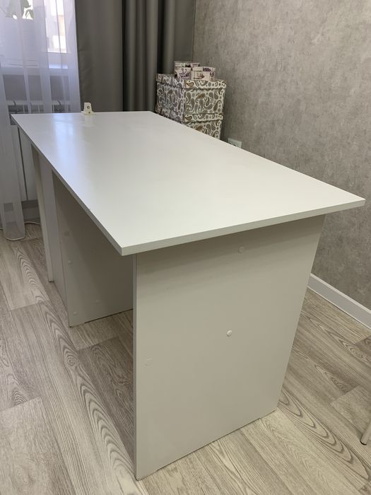 Продам стол для маникюра