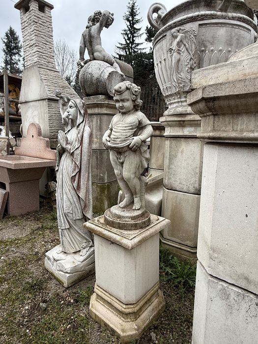 Ренесансова бетонна статуя ‘Пикаещото момченце’