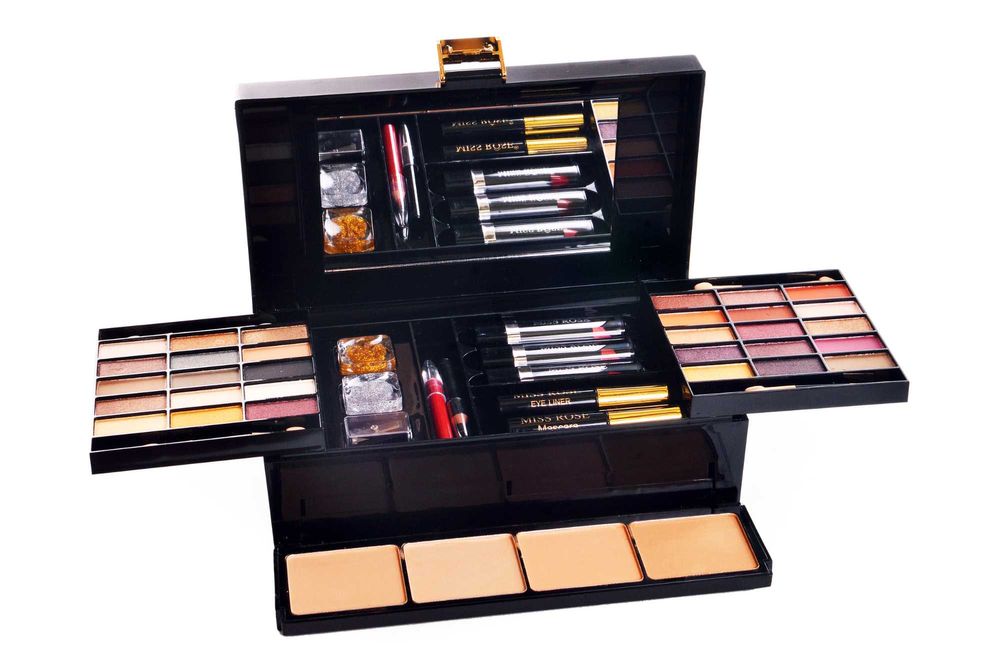 Комплект грим Miss Rose – многофункционална палитра с огледало