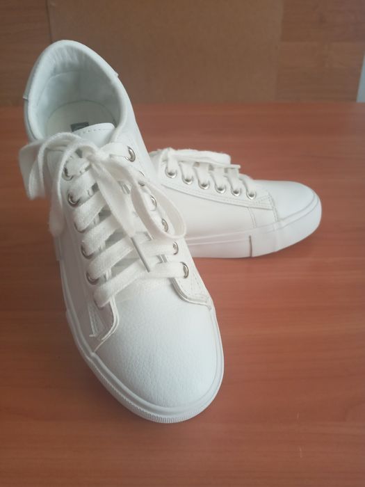 СРОЧНО! Продам кроссовки