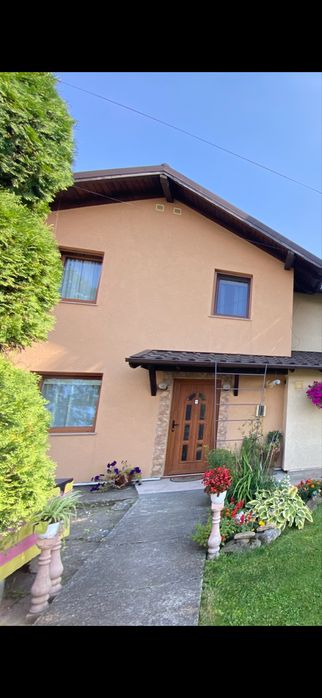 Casa renovata cu gradina de inchiriat(Radauti) 2 dormitoare,bucatarie noua, living, baie,dresing