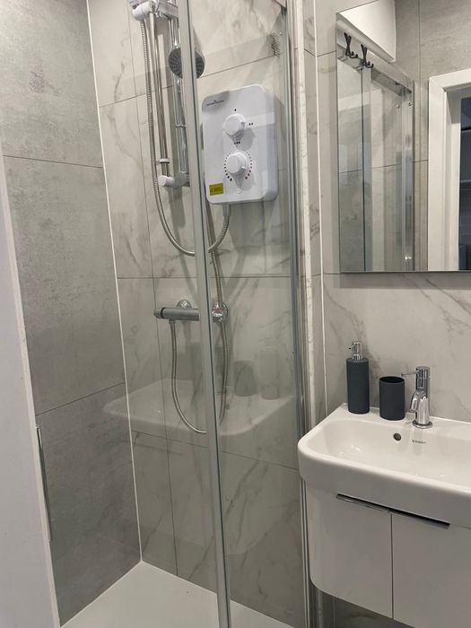 Se închiriază camera de camin