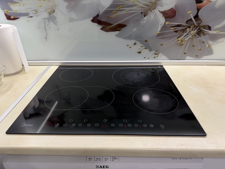 Стъклокерамичен  котлон за вграждане  4 зони