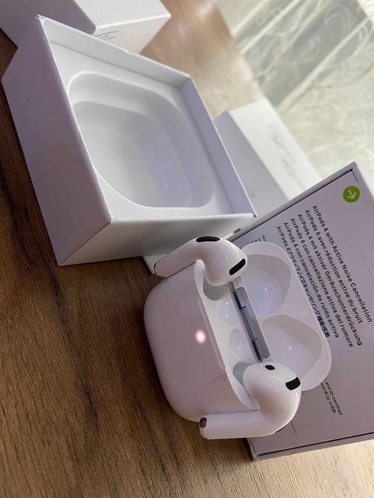 Vand Apple Airpods 4 Noi Sigilate