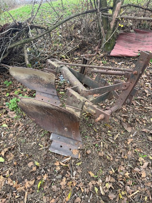 Vând plug cu 2 brazde