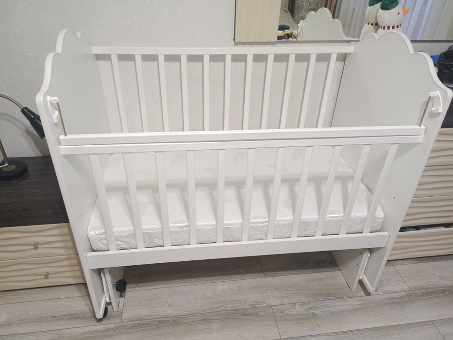 Продам детскую кроватку