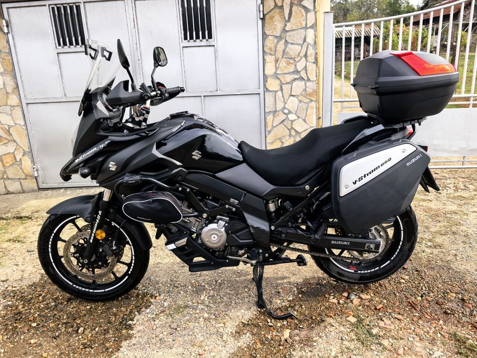 SUZUKI V-STROM 650 Продавам мотоциклет 650 cc