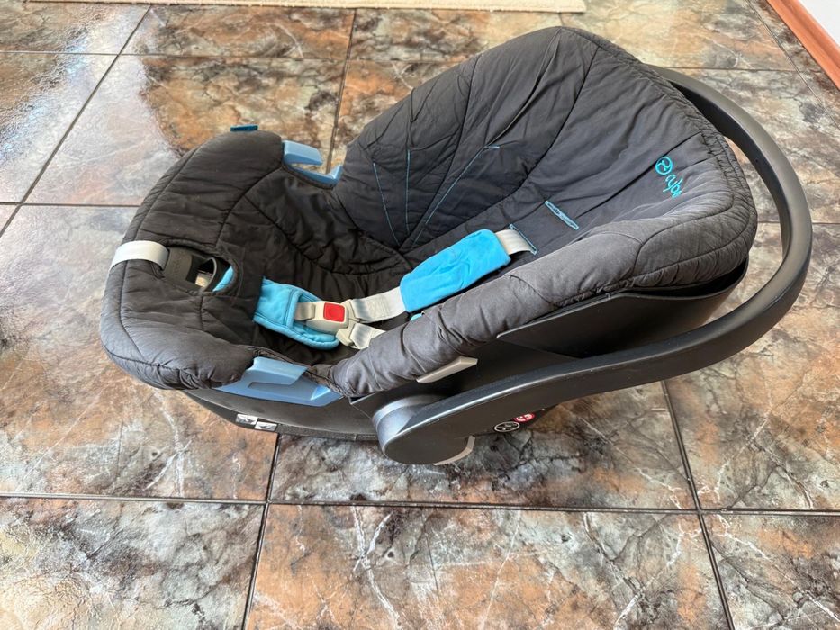 Кошница столче за кола за новородени бебе Cybex Aton 3 isofix подходящо
