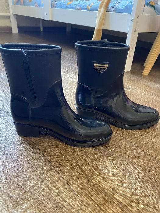 Резиновые сапоги