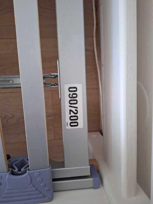 Pat de o persoana cu somiera si saltea