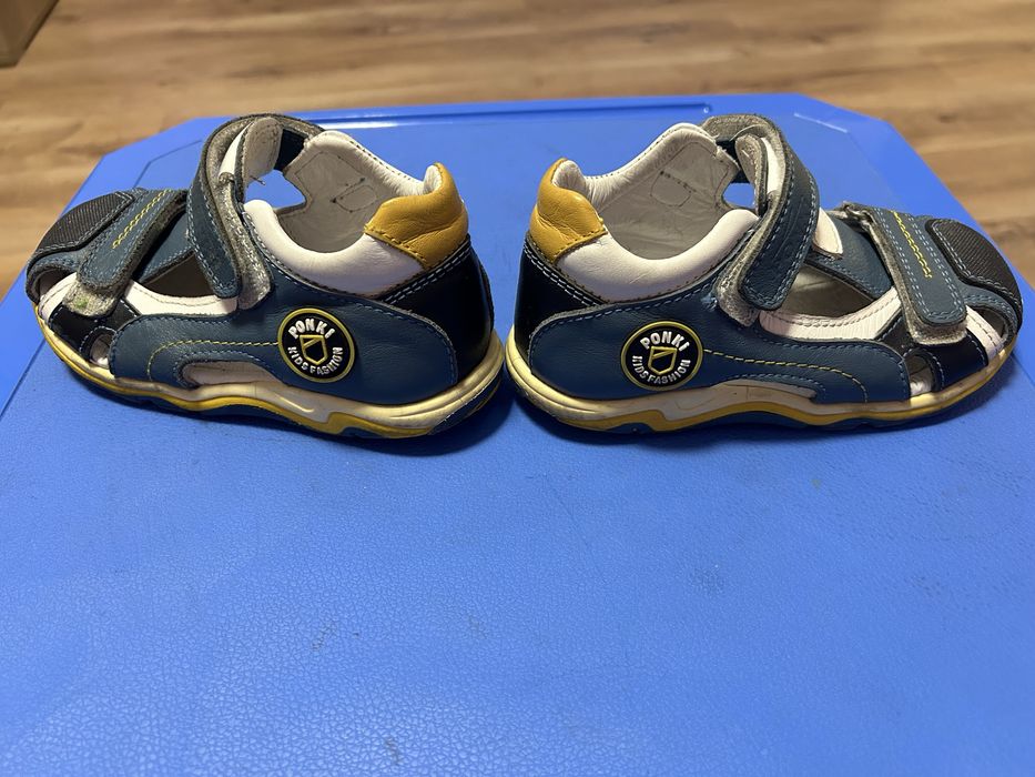 Детски кожени сандали