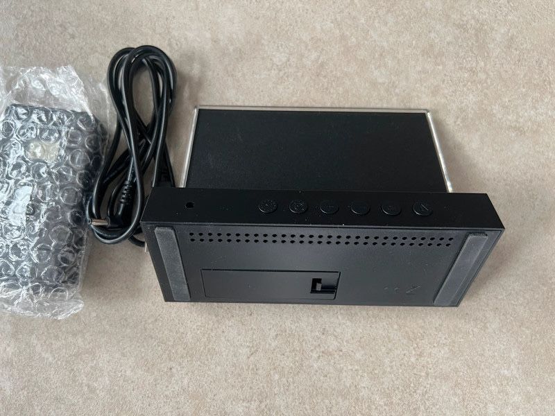 Statie Meteo Wireless cu Senzor Exterior, Afisaj Digital