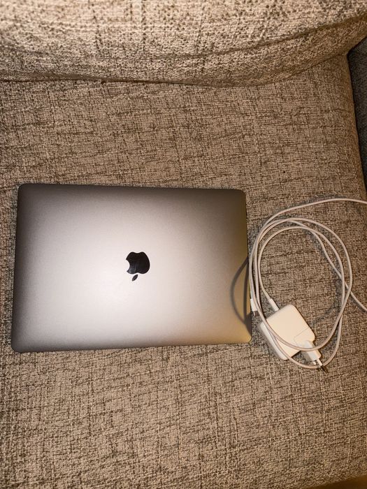 MacBook Air 13” 2020 Intel (A2179) Счупен дисплей  / за части