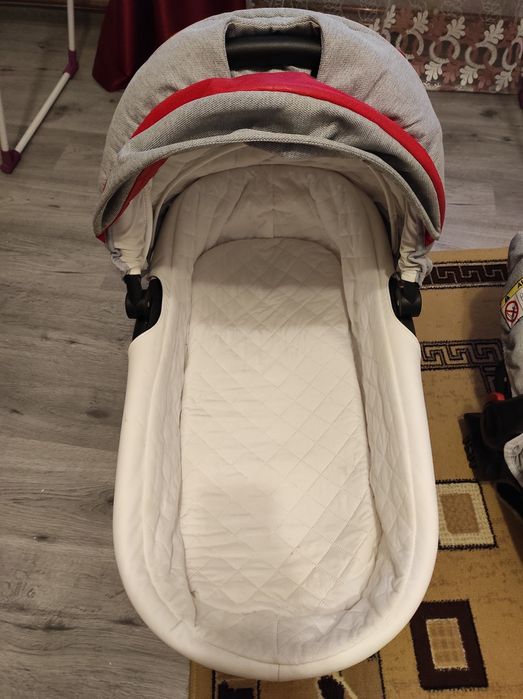 Vând cărucior 3 in 1