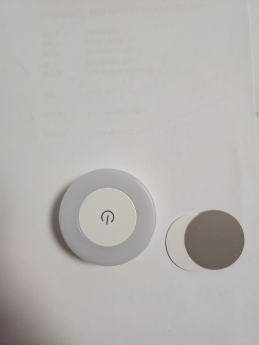 Lumina de veghe LED cu control tactil