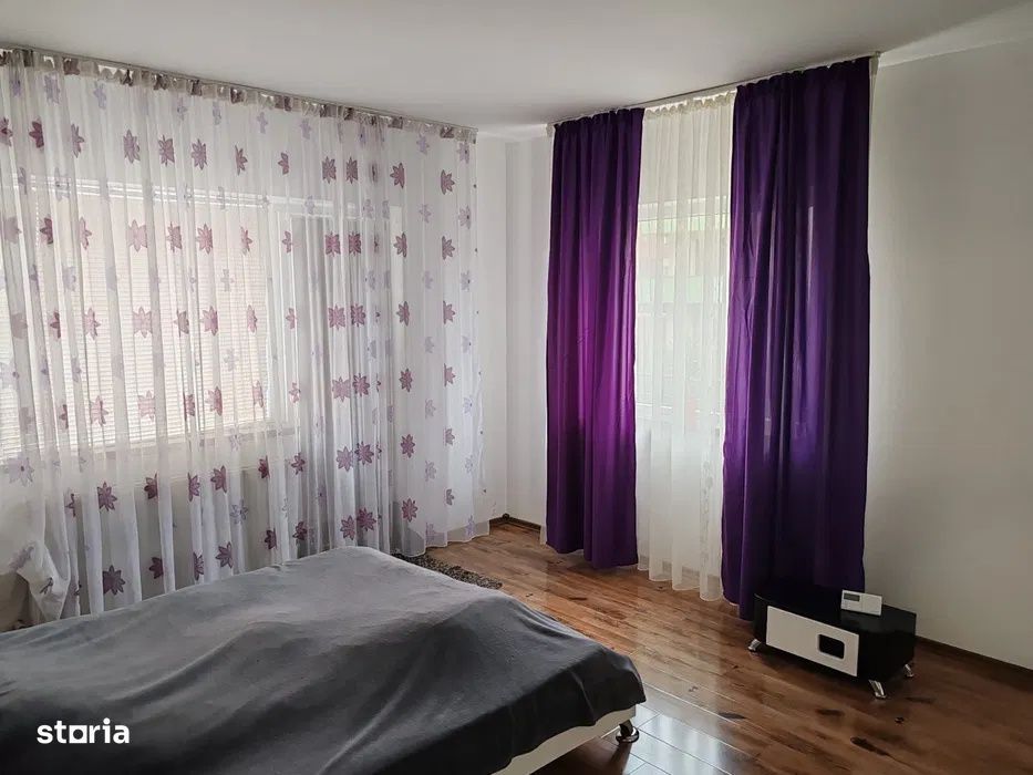 Apartament cu 2 camere, 55 mp, decomandat, etaj intermediar,  zona Edg