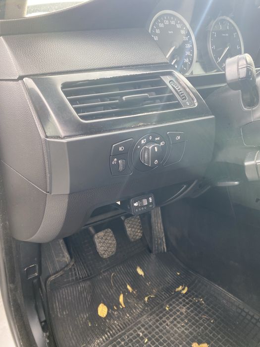 Dezmembrez bmw e60 2.2 i