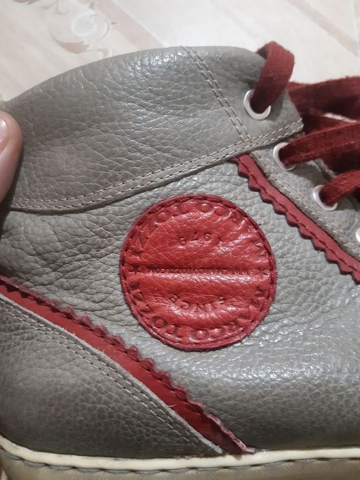 Продам ДВЕ ПАРЫ обуви