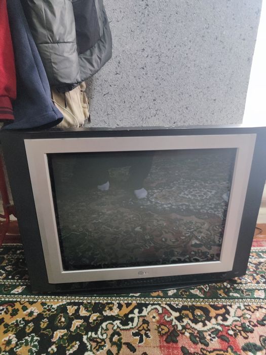 Продается телевизор LG б/у