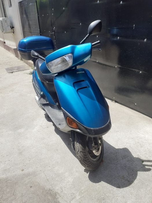 Scuter Honda Bali