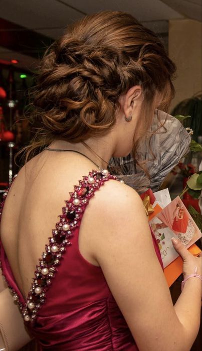 Бална рокля (официална рокля)