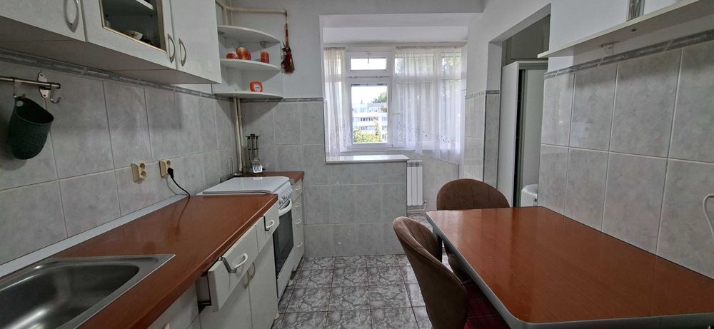 Inchiriez apartament 4 camere, Tiglina 2