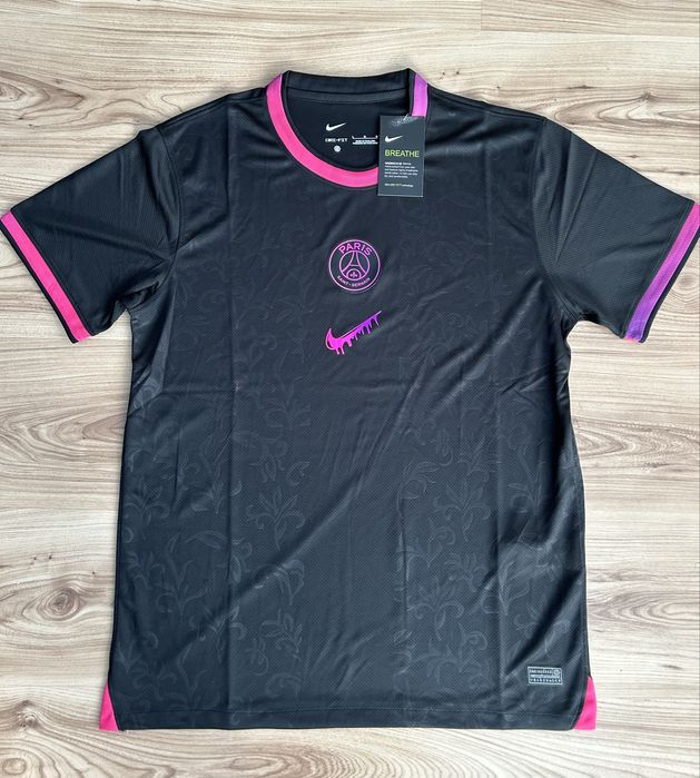 Футболни тениски – ТОП отбори | Нови, Ретро и Concept екипи