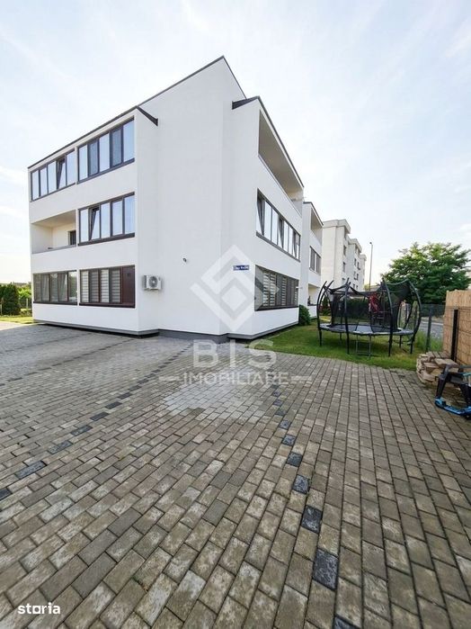 Apartament 3 camere modern, utilat/mobilat, Parcare + Spațiu joacă