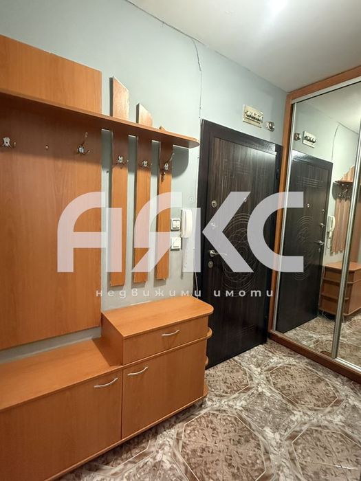Двустаен обзаведен апартамент в кв. Банишора
