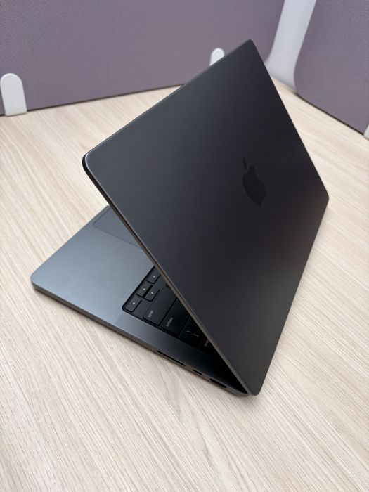 MacBook Pro 14" M3 Pro – 18GB RAM / 512GB – Като нов