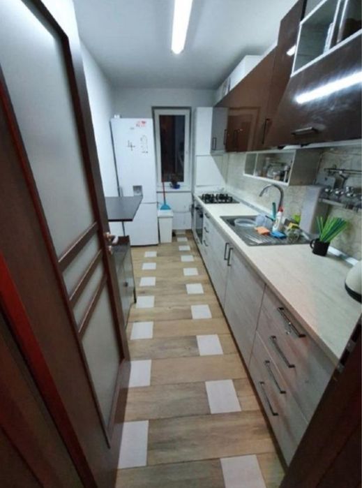 Vindem apartament 2 camere decomandat /central /Parlament -2014