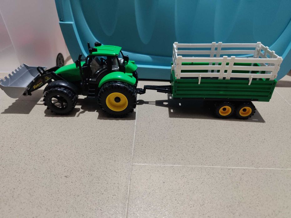Jucarii - Transporter masini, tractor, tramvai (3+ ani)