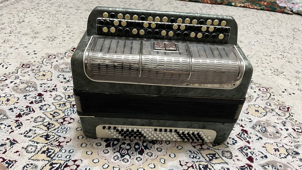 Баян сатылады, бағасы 80 мың теңге